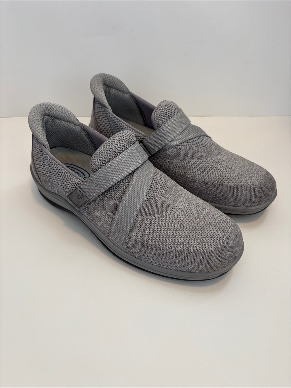 NWOT! Women's Athletic Walking Shoes in Light Gray